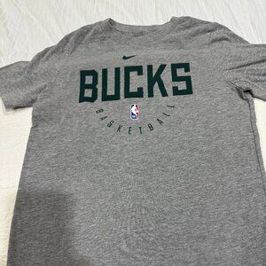 Bucks t-shirt NWOT